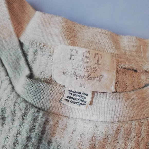 Urban Outfitters Waffle Long Sleeve Top xsmall XS - Picture 2 of 3